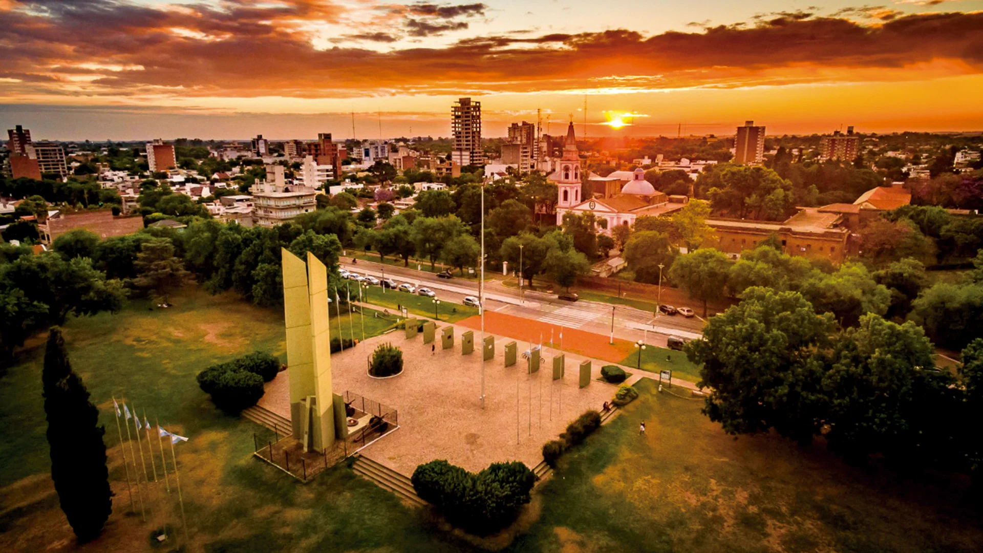 Convento de San Carlos y Campo de la Gloria
